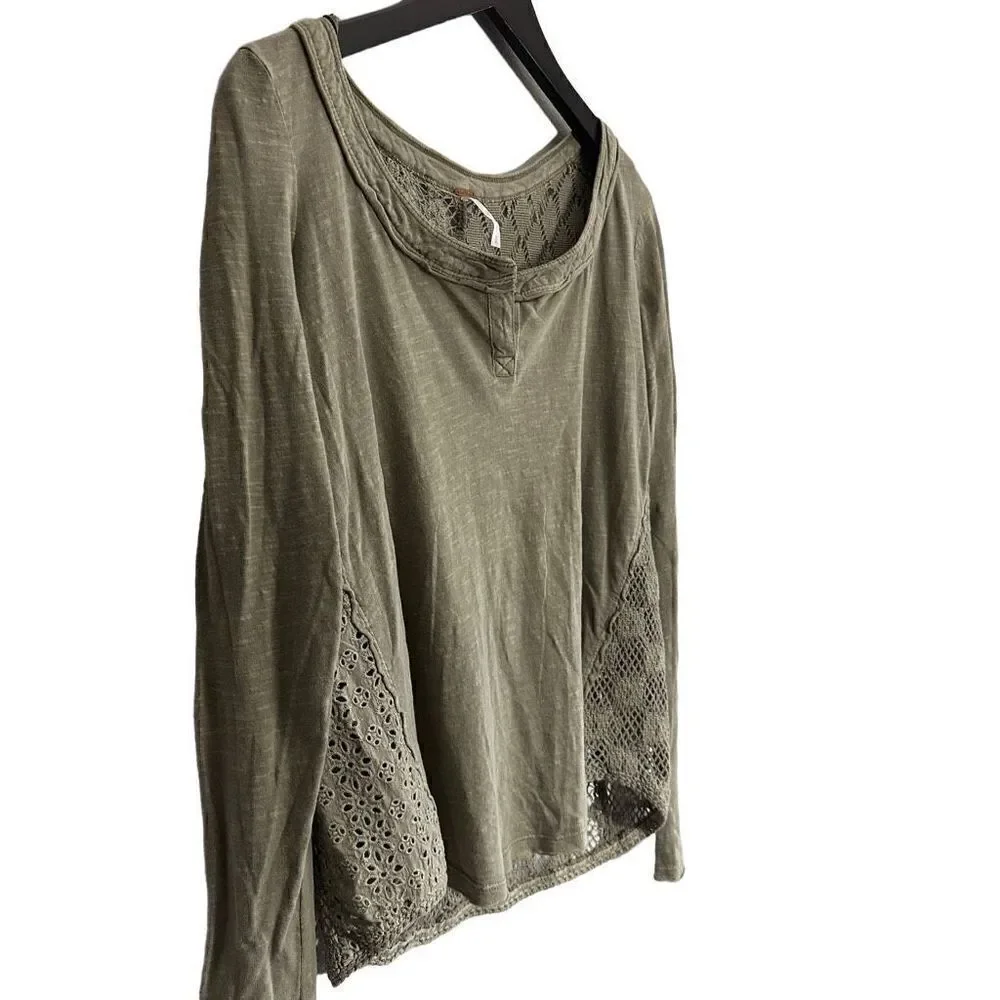 Free People lace/pattern long sleeve size small